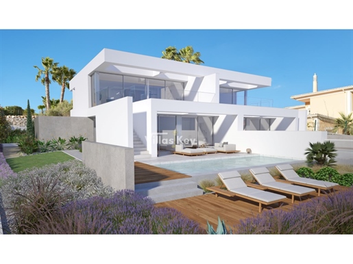 House with quality finishes, sea view and swimming pool Praia da Luz/Lagos/Portugal.