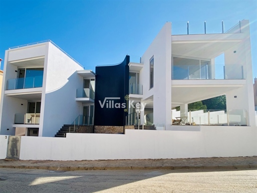 Casa con piscina, 4 dormitorios, Lagos/Algarve/Portugal.