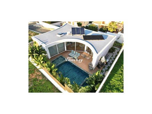 Moderne Villa mit Pool und Strandnähe zum Verkauf in Lagos