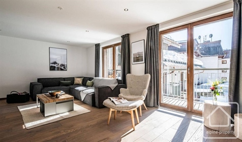 4 bedroom townhouse, walking distance to Grands Montets with sauna, jacuzzi, double garage, cave and