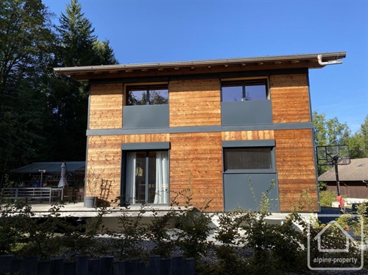 A meticulously designed, 4 bedroom, modern chalet on the edge of Morillon village.