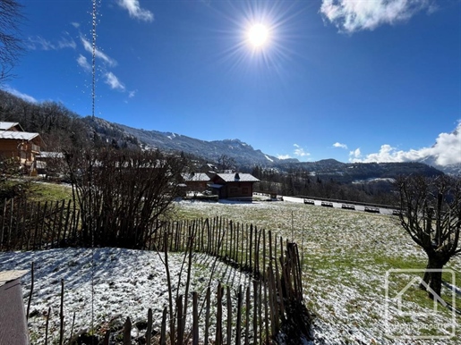 2 bedroom chalet with mezzanine, in a quiet spot, with views of the Aravis mountains opposite.