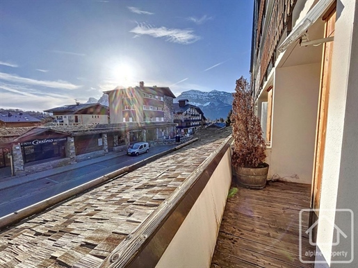 Renovated, 2 bedroom apartment with 1 bathroom and balcony, in the centre of Les Carroz.