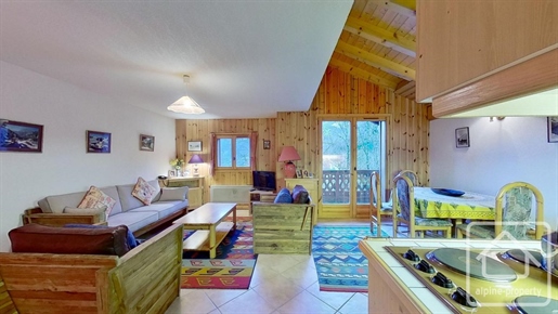 3 bedroom apartment in a small development in the heights of Les Contamines opposite Mont Joly.