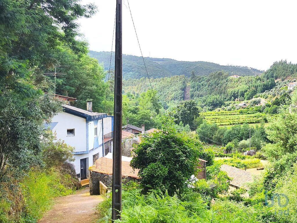 Home / Villa met 3 Kamers in Semide e Rio Vide met 200,00 m²