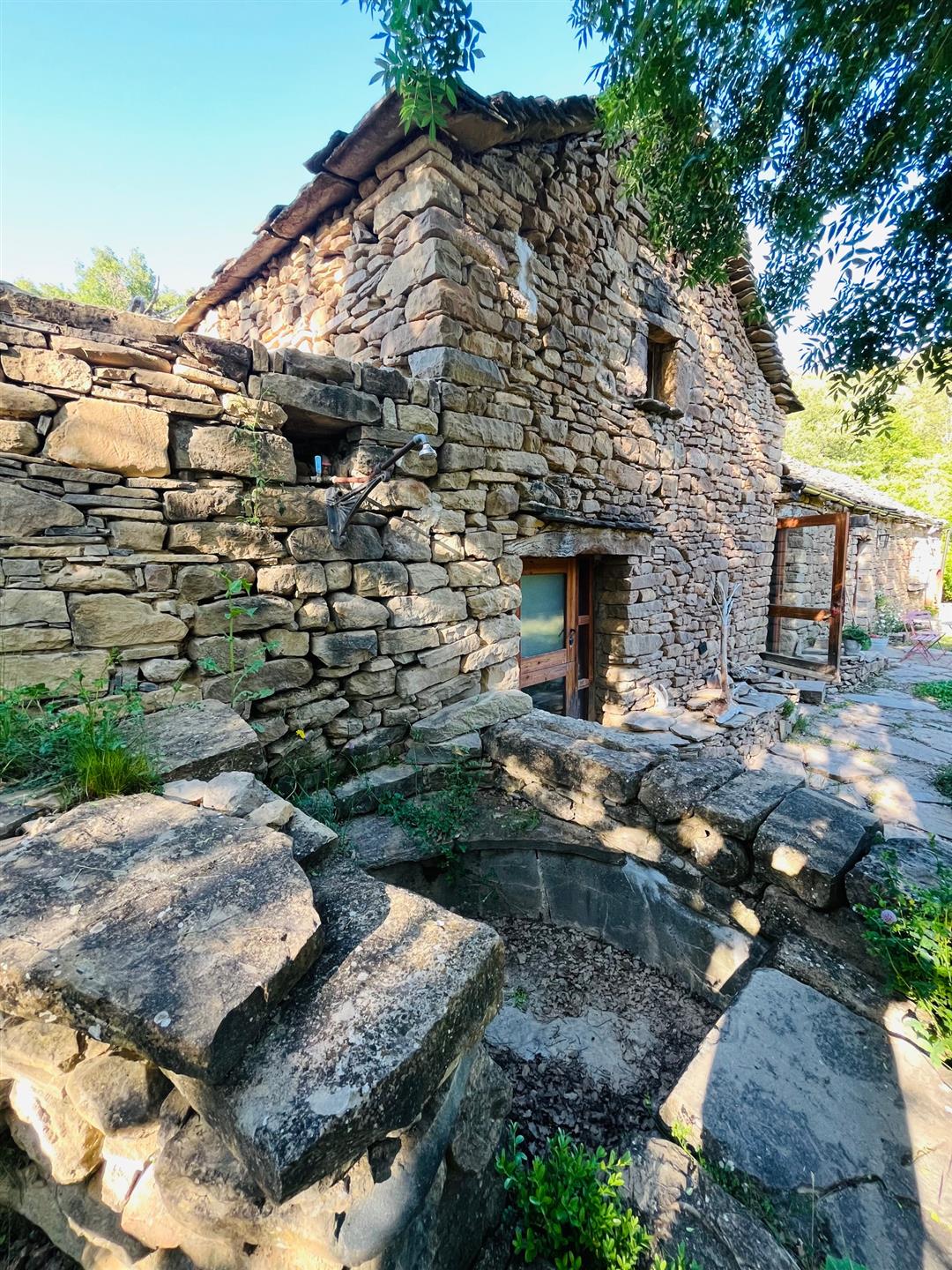 Fermă-școală și plante aromatice și medicinale din Pirinei
