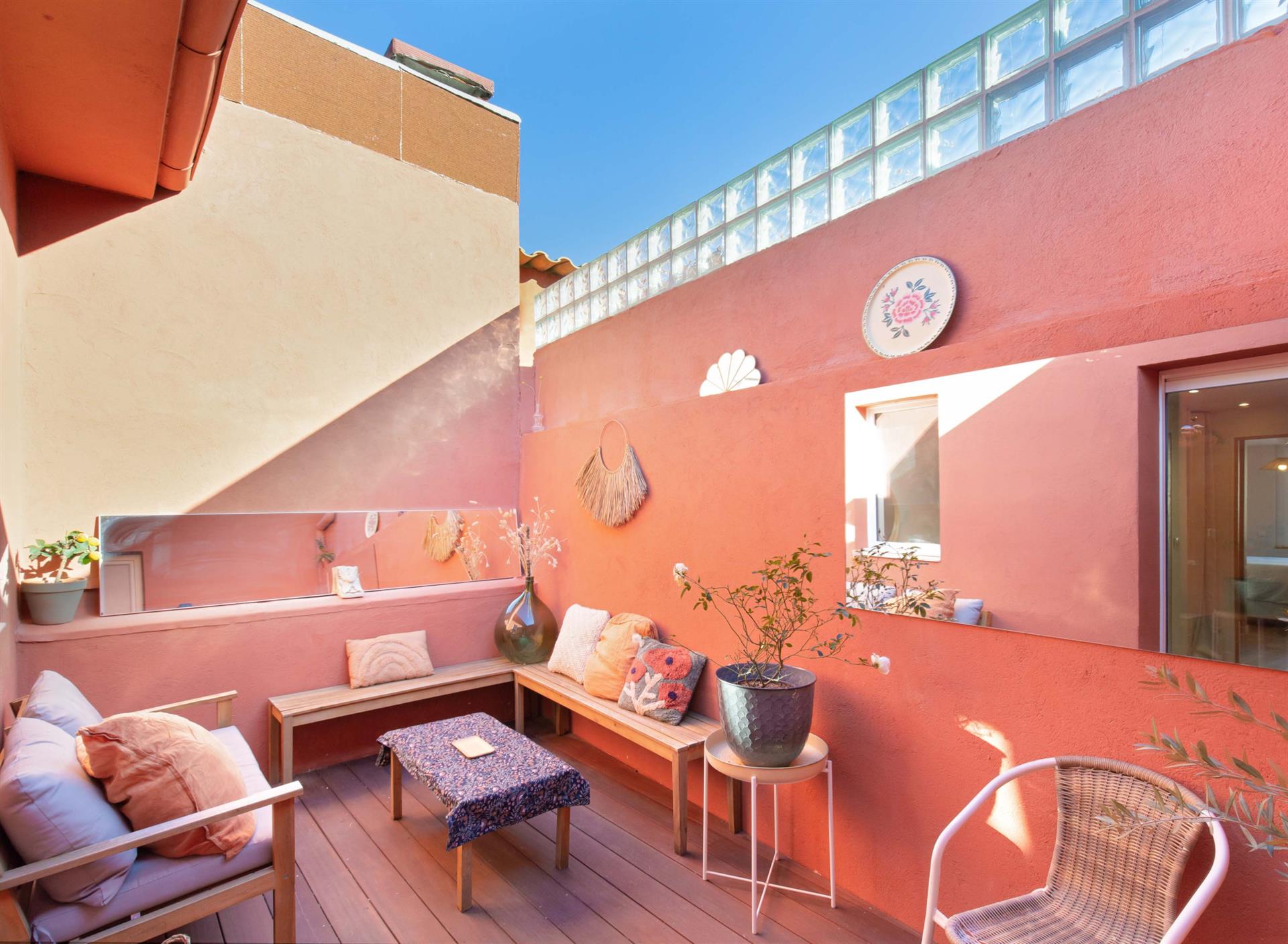 Exceptional apartment of 160m2 with terrace in the city center