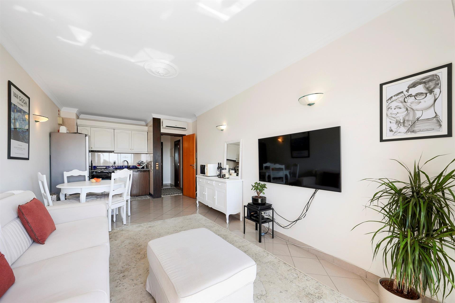 T1+1 appartement met privégarage, zwembad en zeezicht in Albufeira