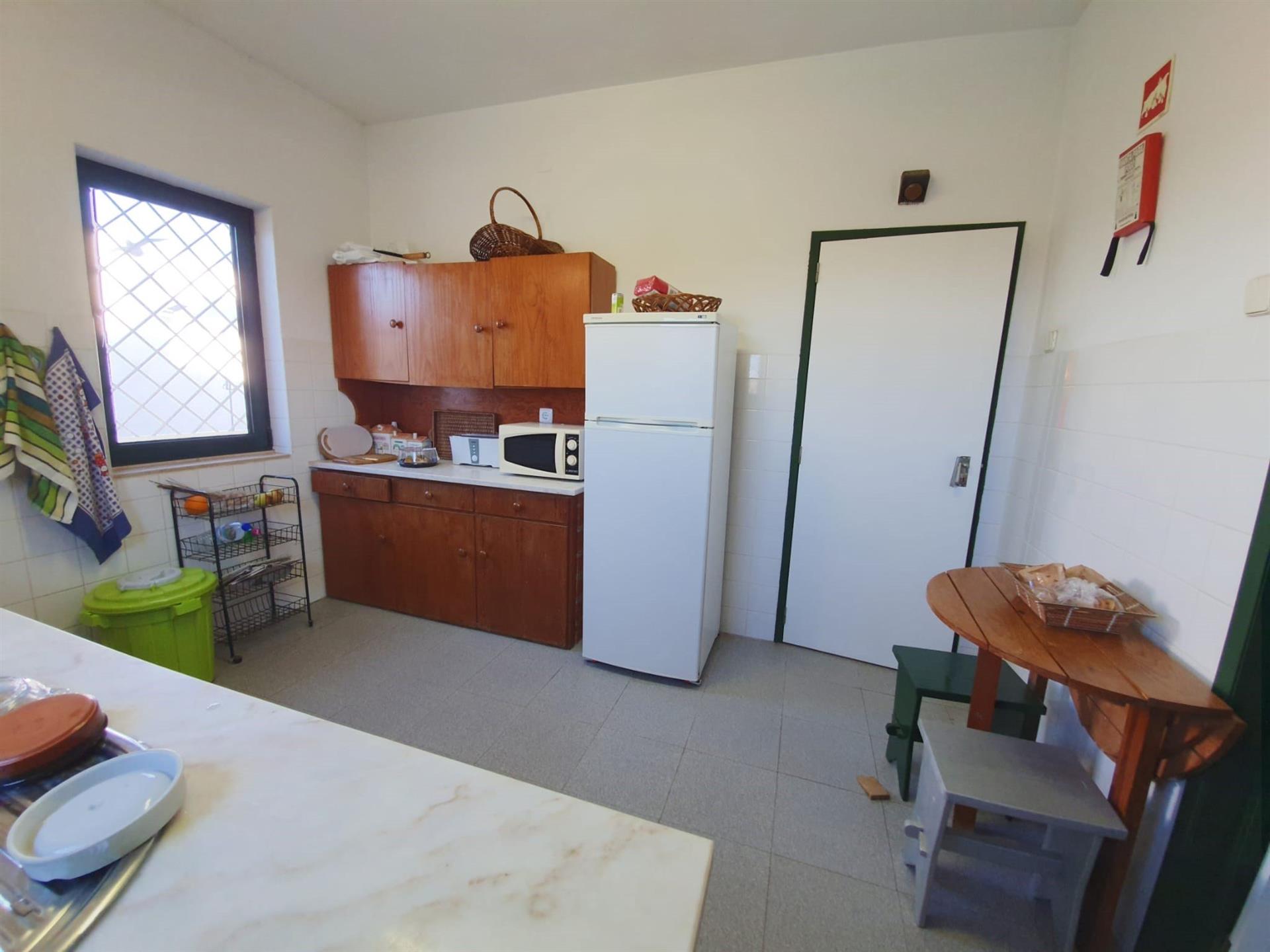 3 + 3 slaapkamer villa met garage te koop in Alvor