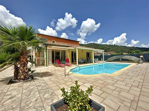 4-zijdige villa met zwembad