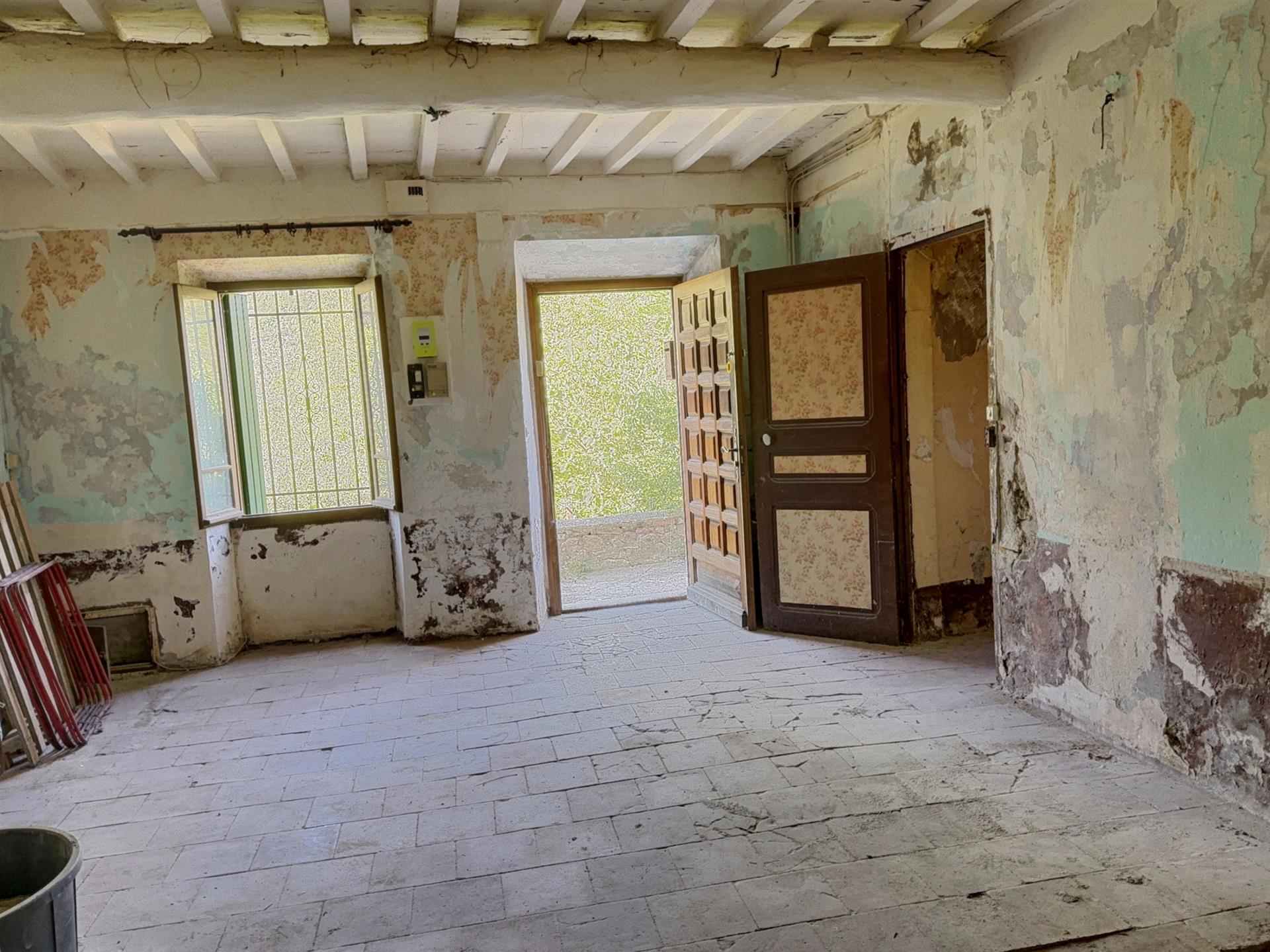 Village House To Renovate With Non-Attached Garden - Quiet And Natural Area