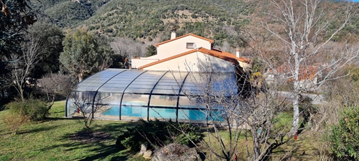 Villa avec piscine sur une parcelle de 3524 m2
