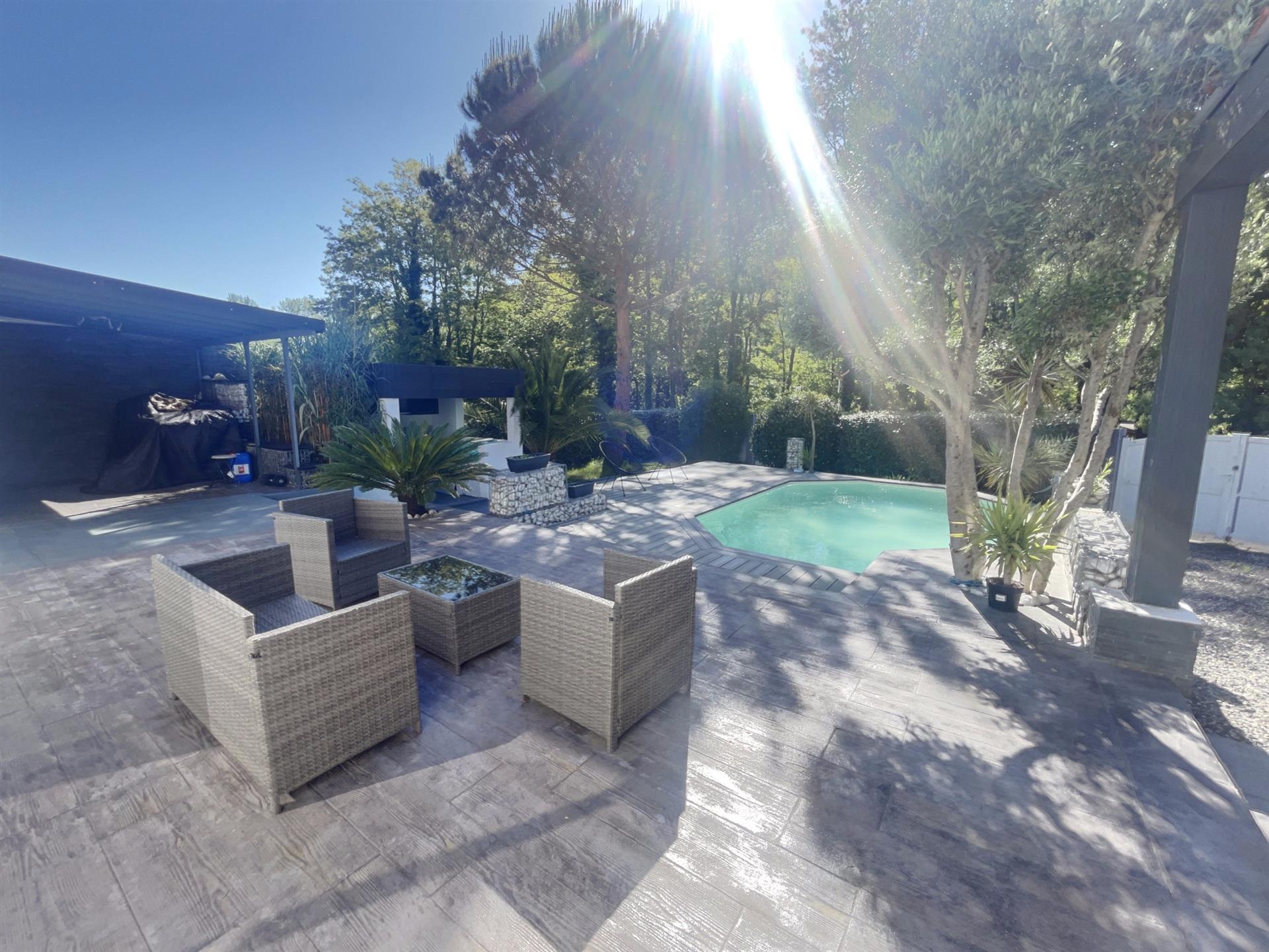 Modern F4 Villa With Pool