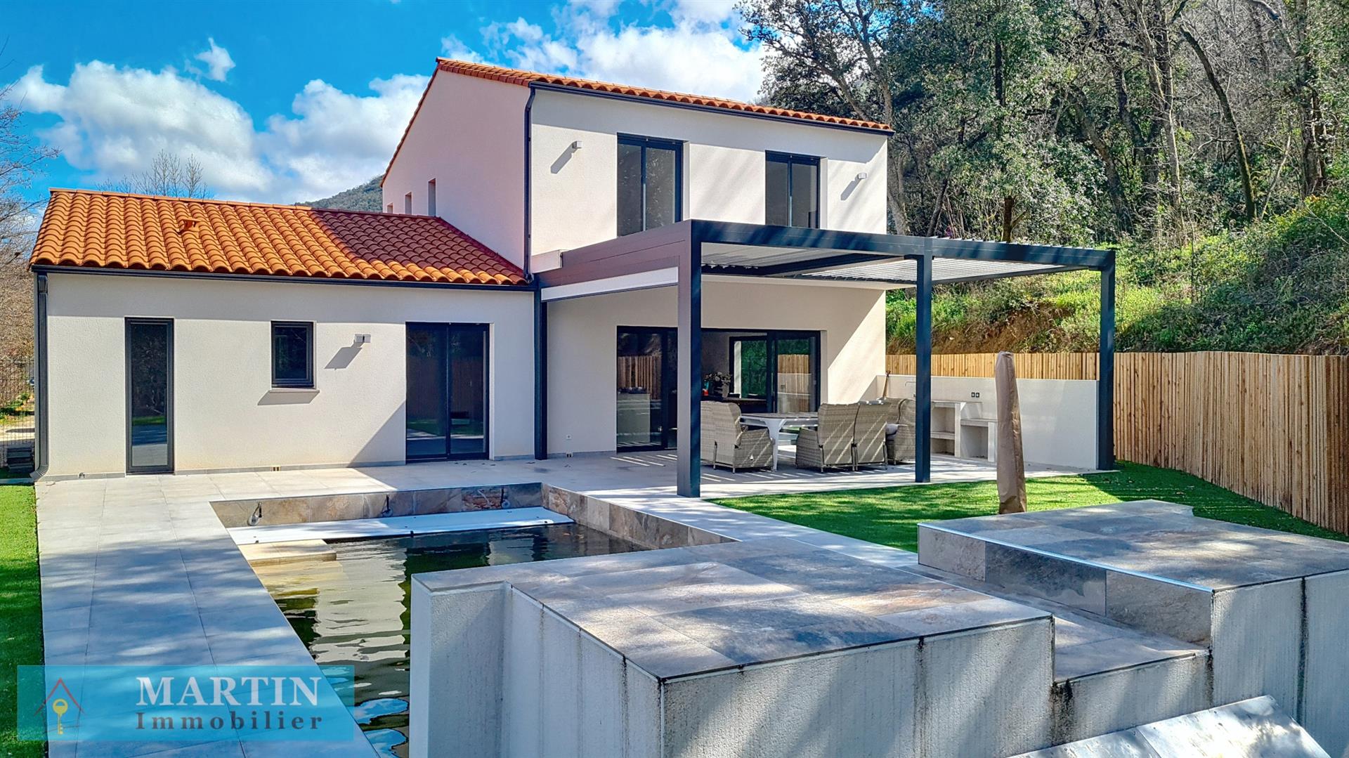 Recent F5 Type Villa With Pool