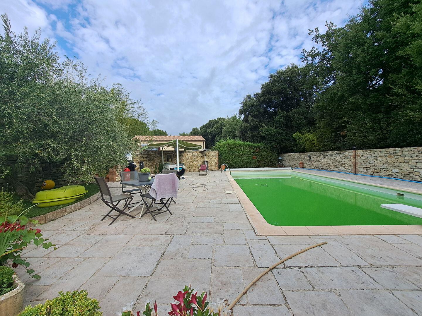 Maison à vendre, 199m², Bourg-Saint-Andéol