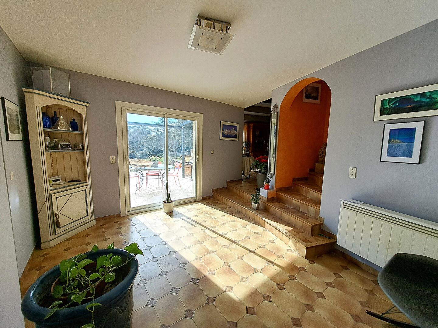 Maison à vendre, 199m², Bourg-Saint-Andéol