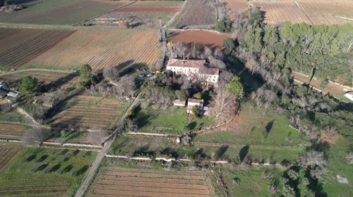 Provencal farmhouse to restore in Cotignac - interactive sale