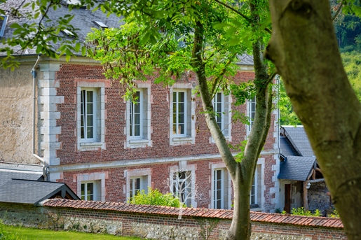 Eighteenth-century mansion, west of Rouen - Loops of the Seine