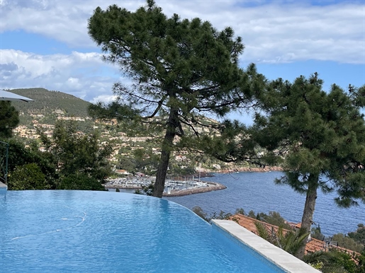 5-Zimmer-Villa mit Panoramablick auf das Meer und Swimmingpool