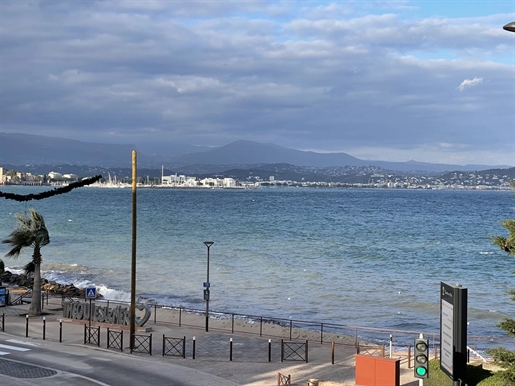 Downtown Théoule-sur-Mer : 3 rooms apartment and beach access