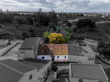 Transforme esta Propriedade  na sua nova casa ou investimento,  Lagoa, Algarve.