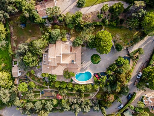 Villa mit 5 Schlafzimmern und Pool in Portimão
