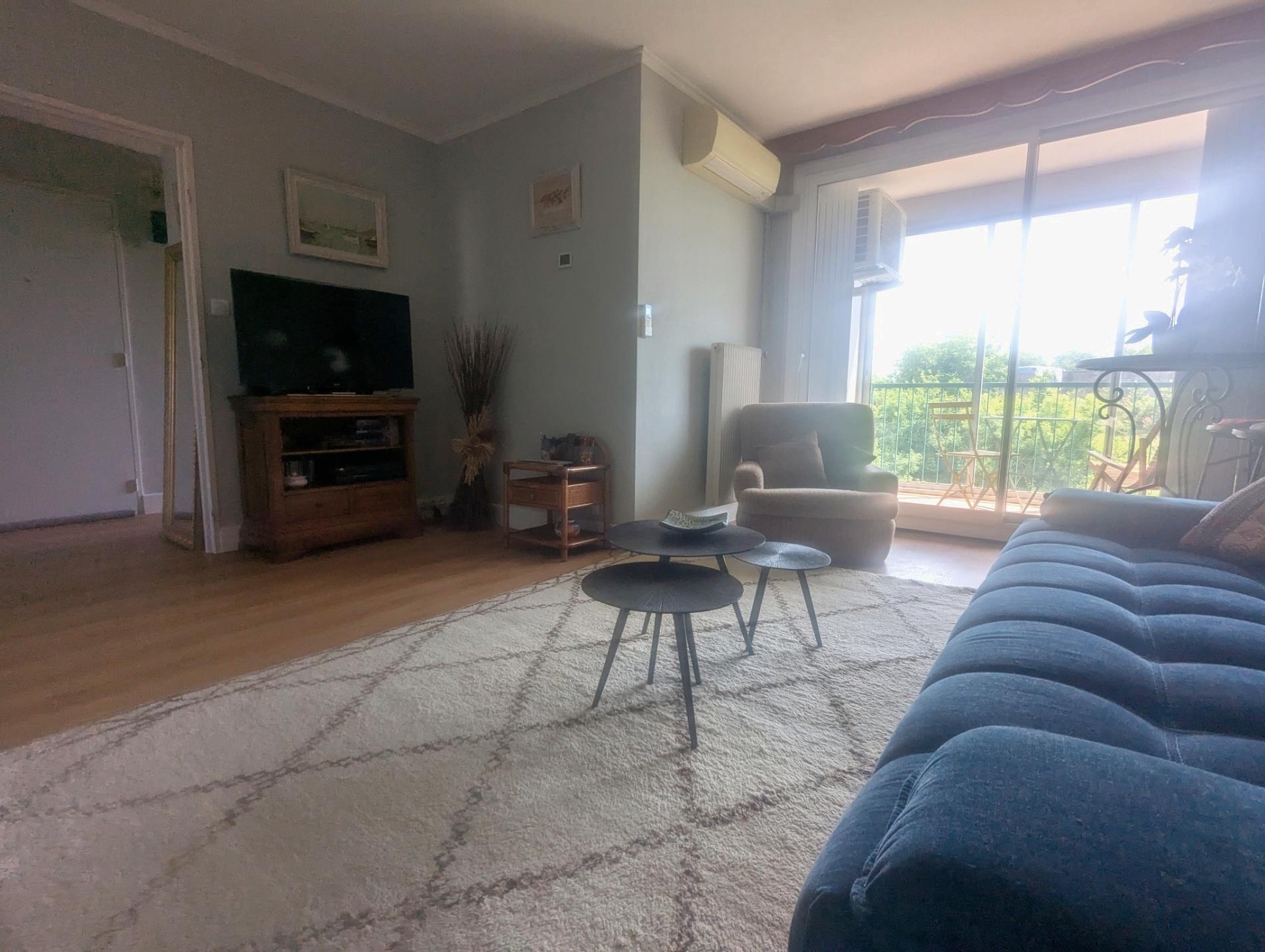 2 bedroom apartment completely renovated