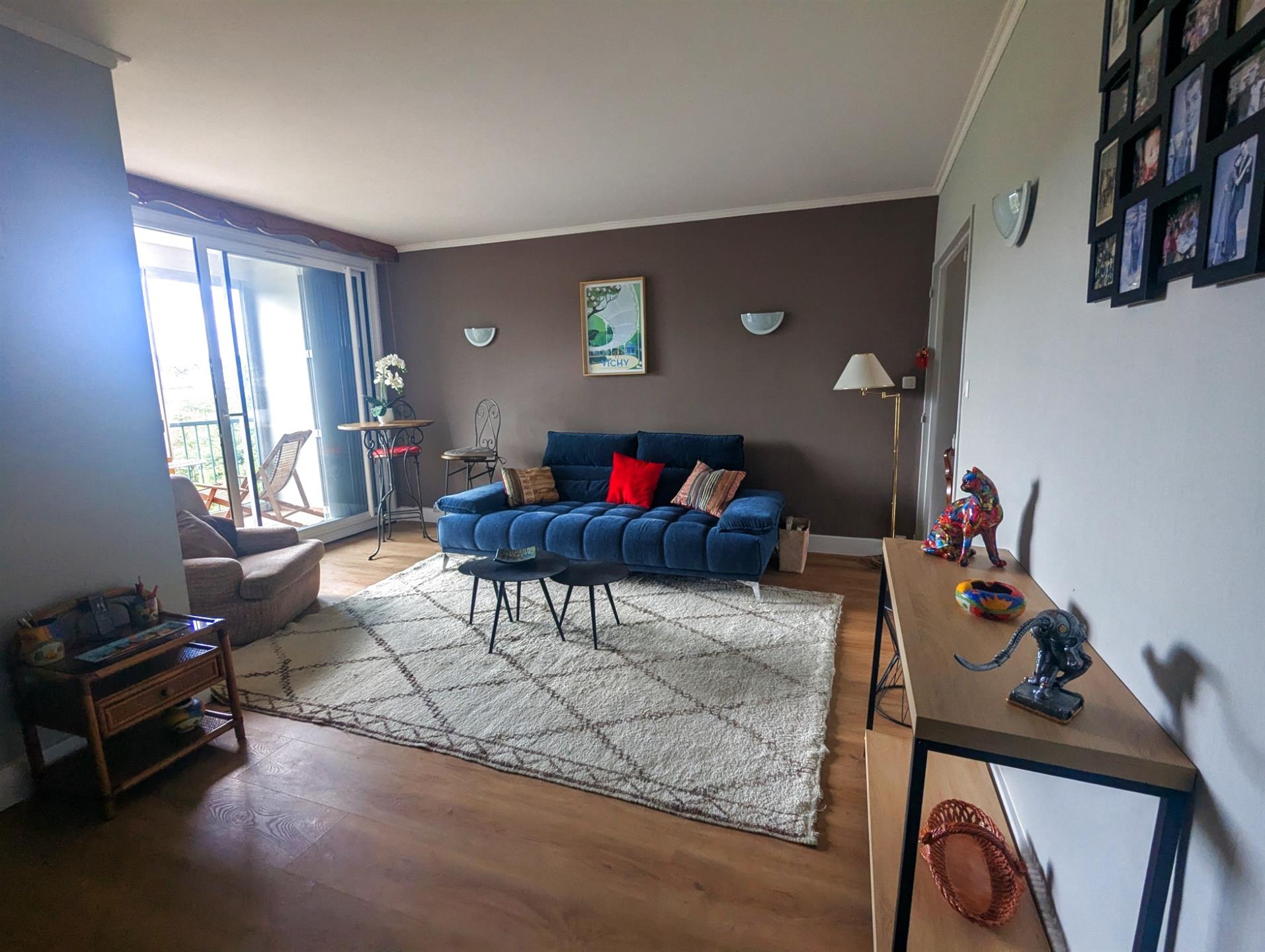 2 bedroom apartment completely renovated