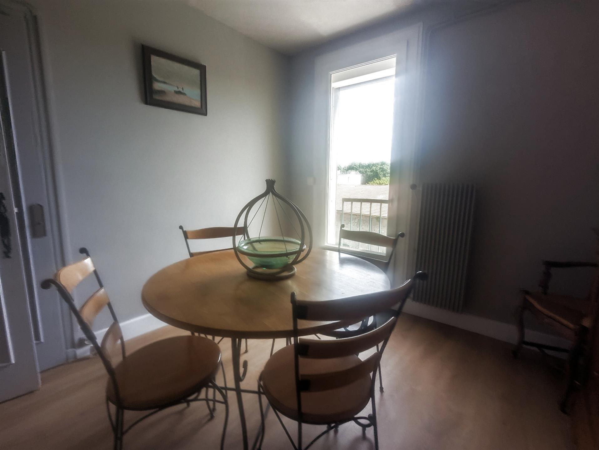 2 bedroom apartment completely renovated