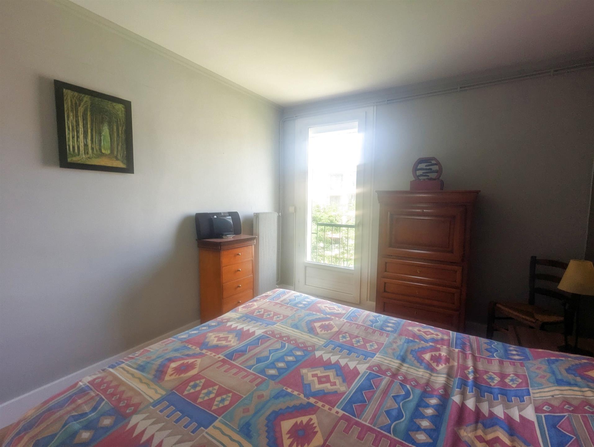 2 bedroom apartment completely renovated
