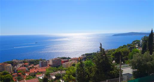 Panoramablick auf das Meer, in der Nähe von Monaco