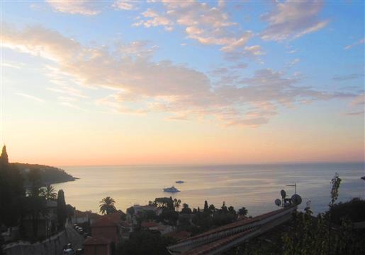 Uitzicht op zee, dicht bij stranden, dicht bij Monaco 