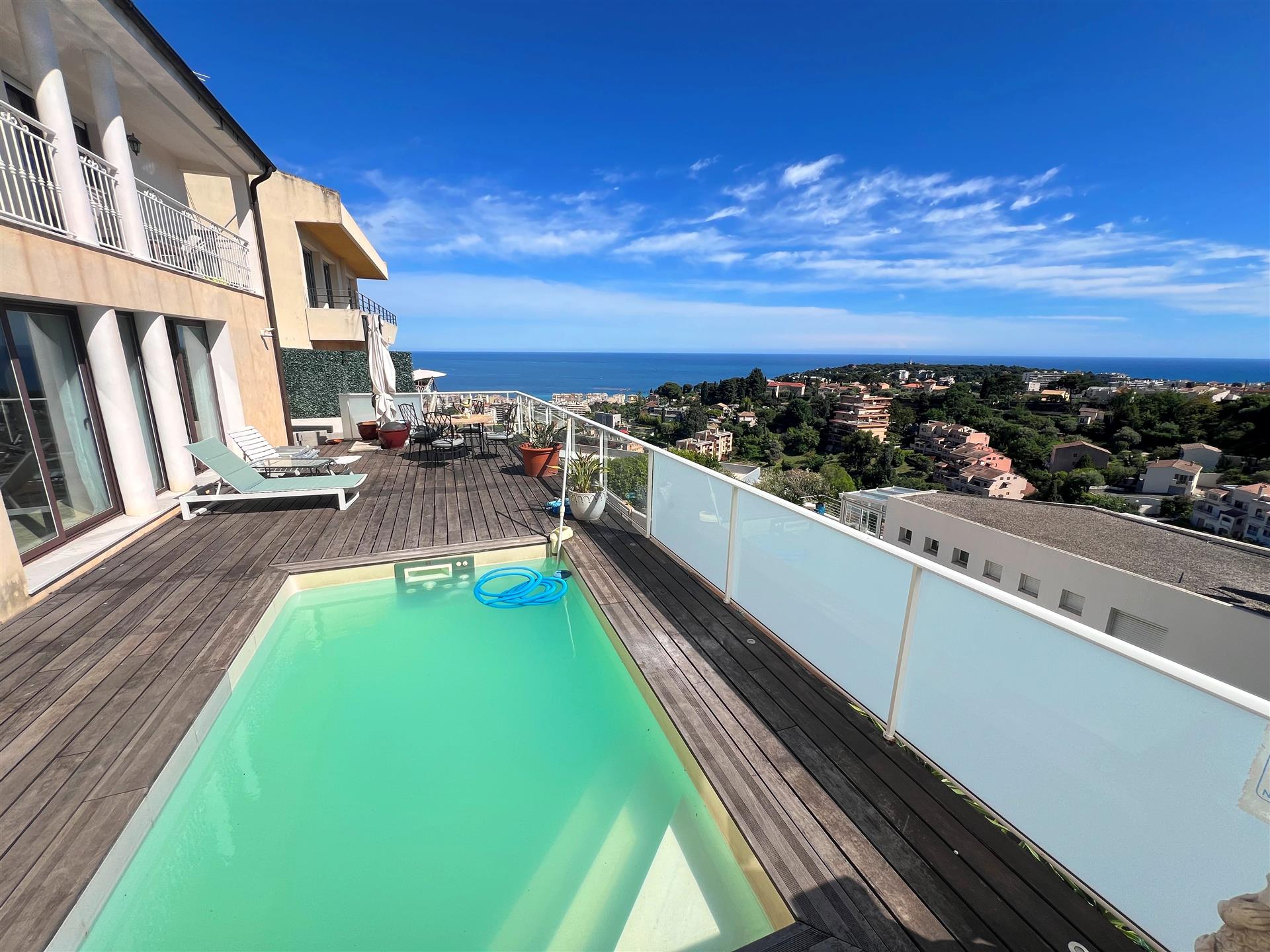 Panoramisch uitzicht op zee, Villa in de buurt van Monaco