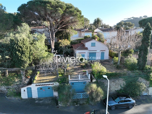 Sea View Villa To Renovate on the Port of Cavalaire!