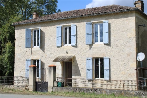 Old house to renovate with more than 6000 m² of land around