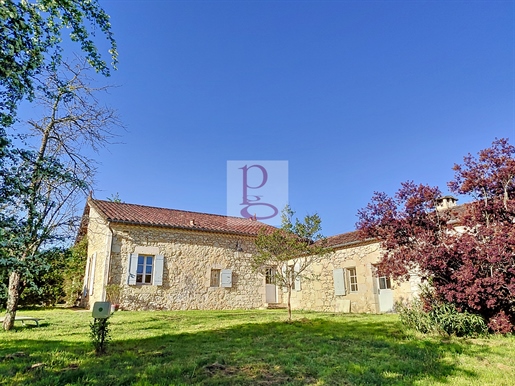 Charming stone house with its guest house