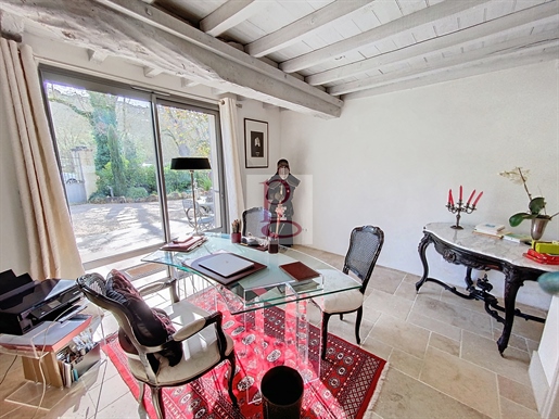 A charming property in the heart of Lomagne.