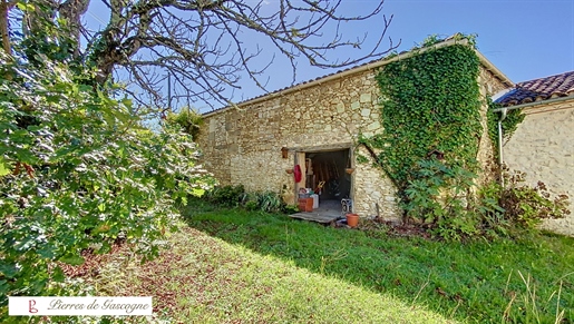 20 minutes from Auch, Charming Stone House