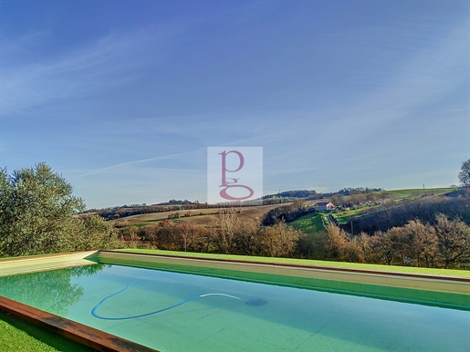 Country Property With Swimming Pool And Outbuildings On 7 Ha Of Meadows