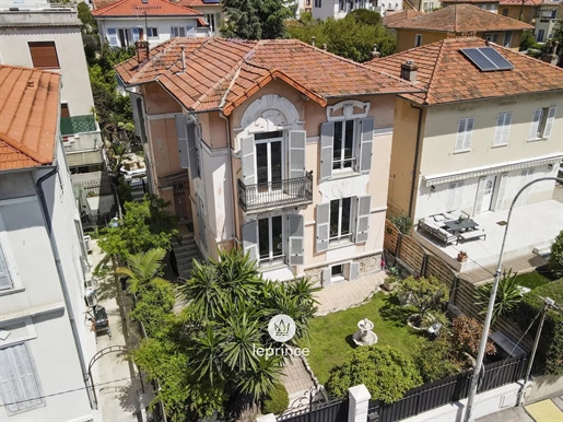 Nice Norte - Casa de Cidade Burguesa - Jardim - Piscina - Garagem
