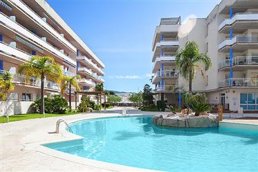 Bel appartement avec terrasse sud avec piscine commune
