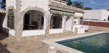House with large plot and pool for sale Empuriabrava