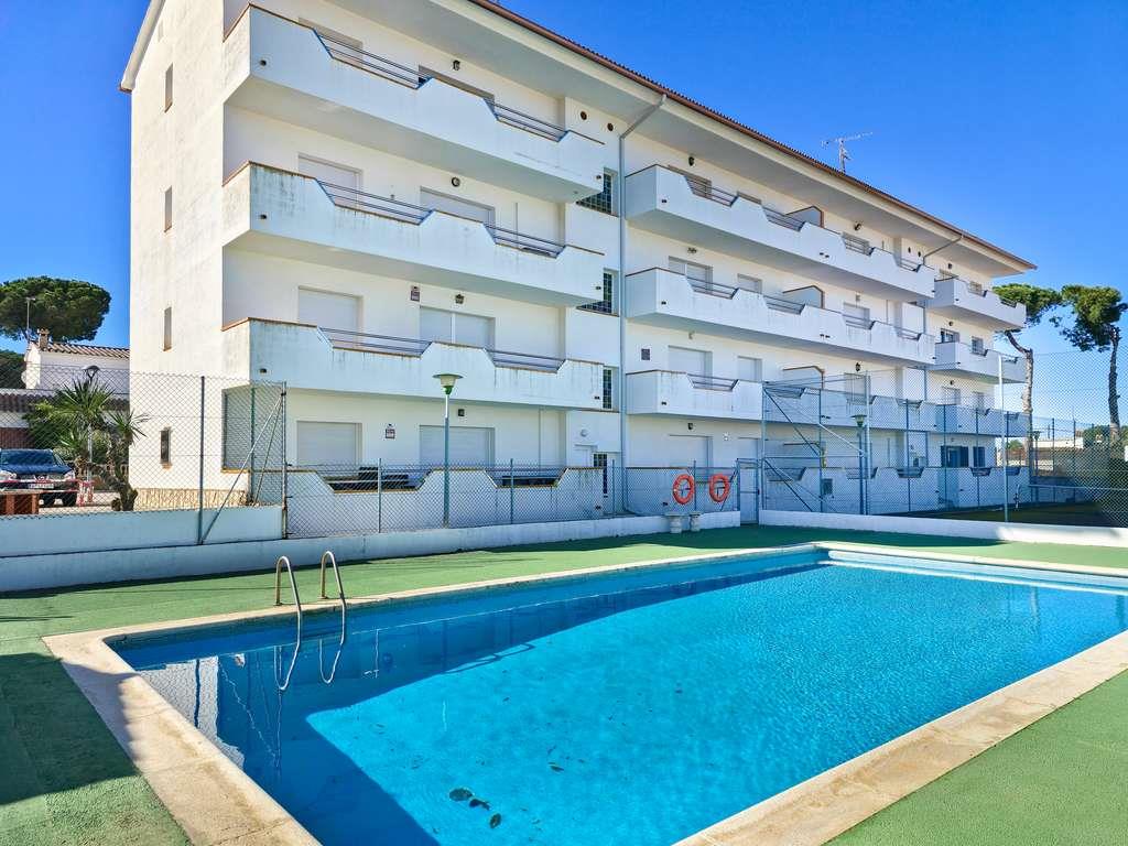 Apartment located about 500m from Riells beach