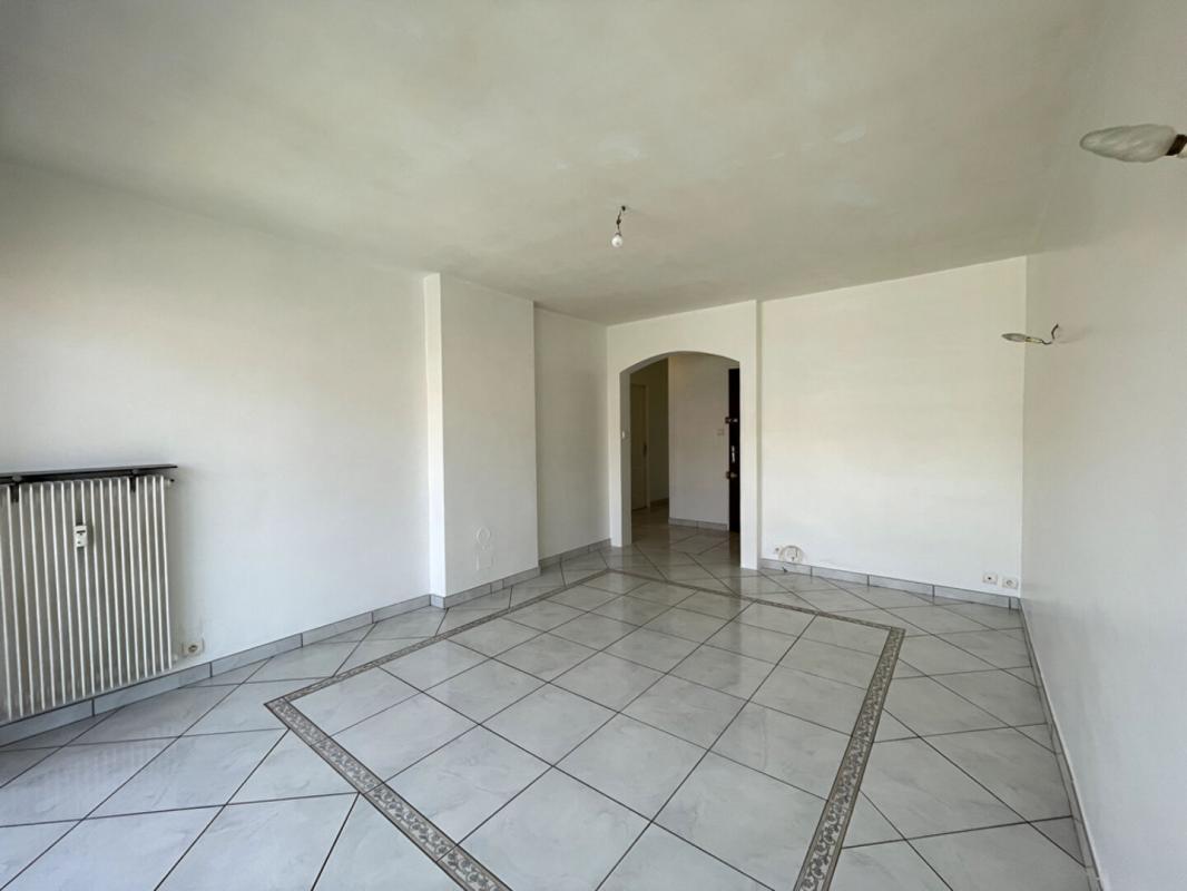 T2 apartment on the top floor - Hyper-city center of Hyères