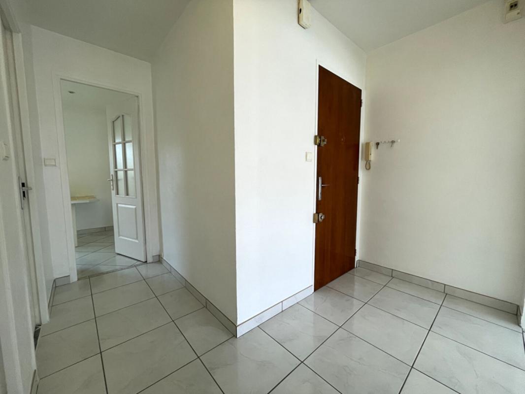 T2 apartment on the top floor - Hyper-city center of Hyères