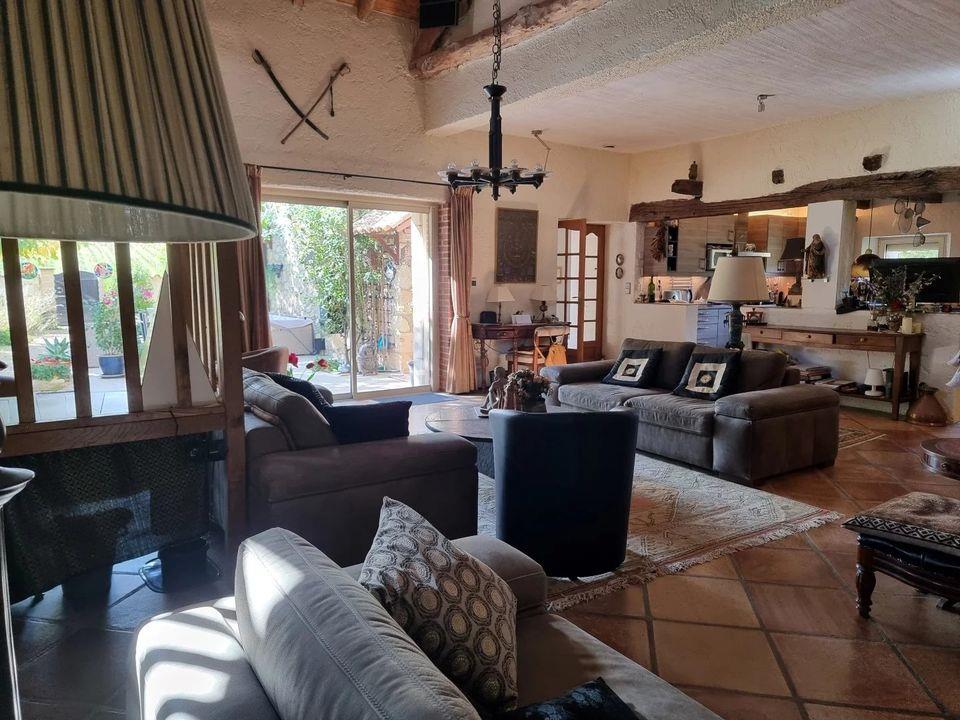 Compra: Vivenda (46220)