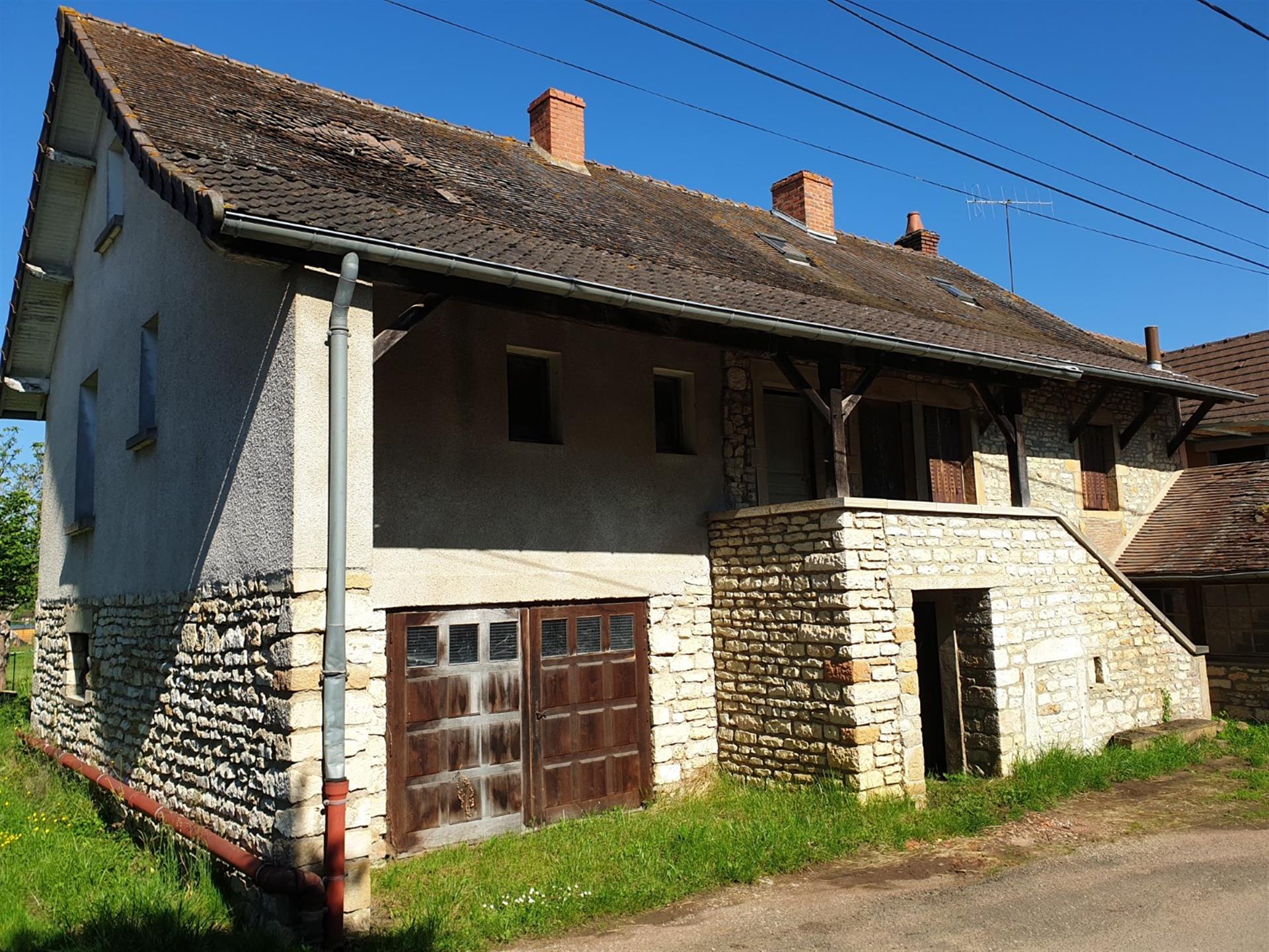 Buxy-Sektor. Dorfhaus soll komplett restauriert werden.