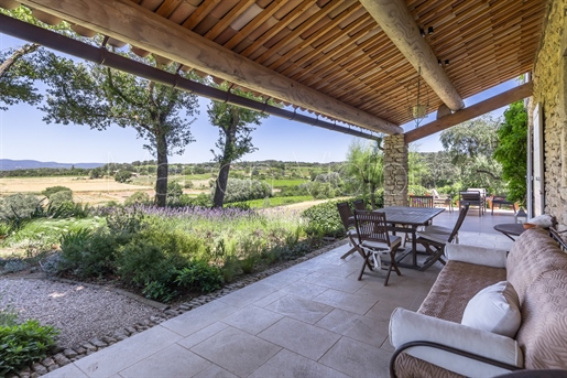 Enchanting Provençal stone house with panoramic views