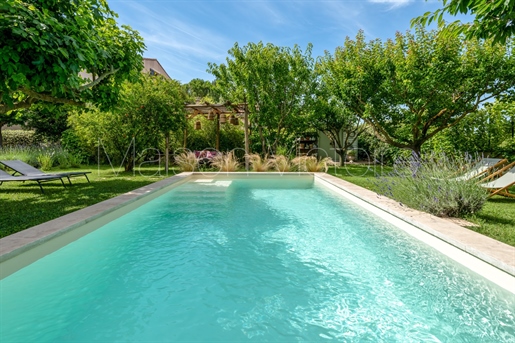 Belle ferme en pierre, avec piscine et un décor somptueux