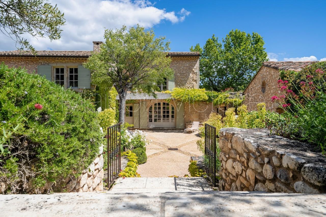Beautifully renovated Luberon farmhouse